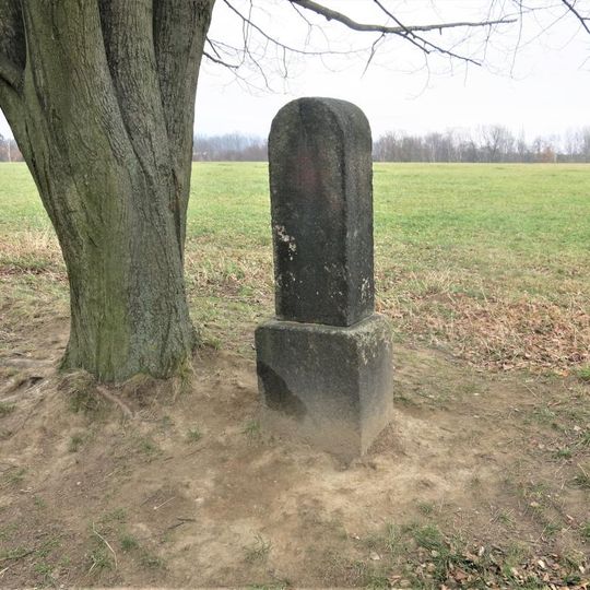 Kříž u cesty za hřbitovem v Chrastavě