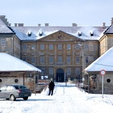 Holíčsky kaštieľ s areálom, terasa opevnená