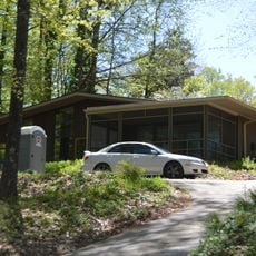 James H. and Anne B. Willis House