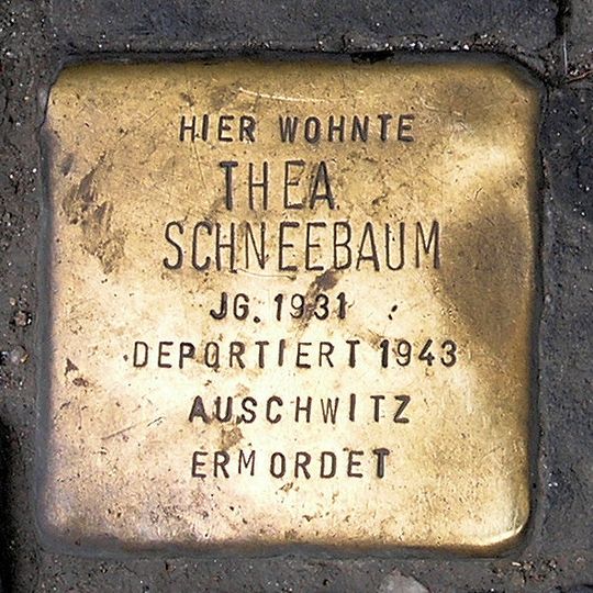 Stolperstein dedicated to Thea Schneebaum