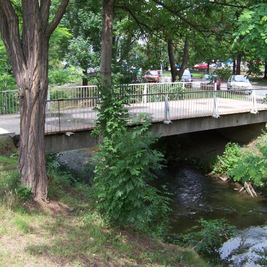 Lávka přes Rokytku u parku Pod lávkou