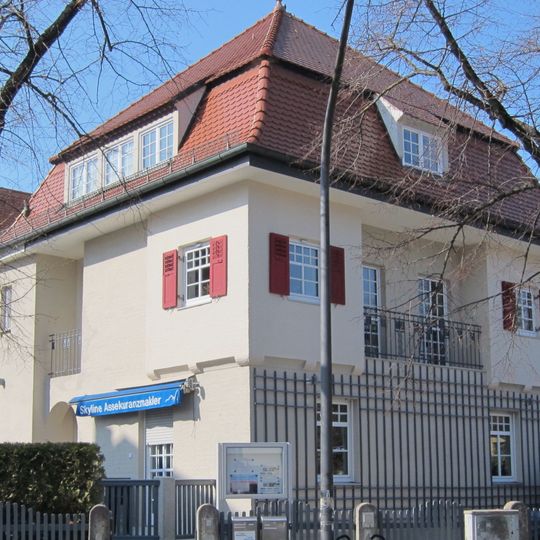 August-Exter-Straße 9