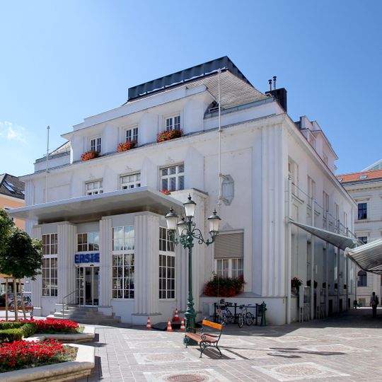 Bankgebäude, Sparkassengebäude