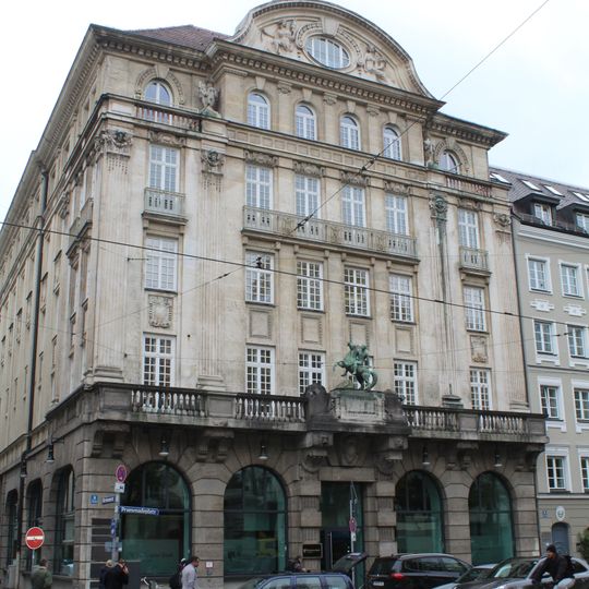 Promenadeplatz 9