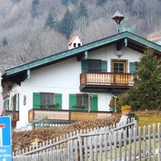 Ehemals Einfirsthof und Hofbauernanwesen