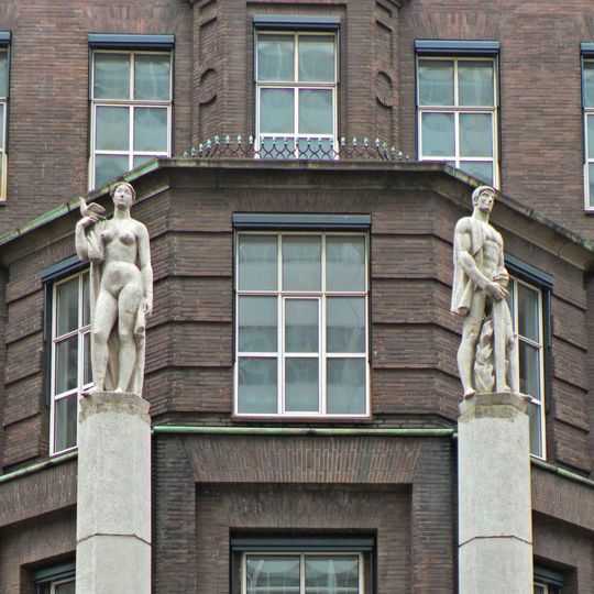 Waakzaamheid, Vrede, Oorlog en Bescherming