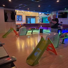 Les Quilles du Tabarnak – PUB & BOWLING
