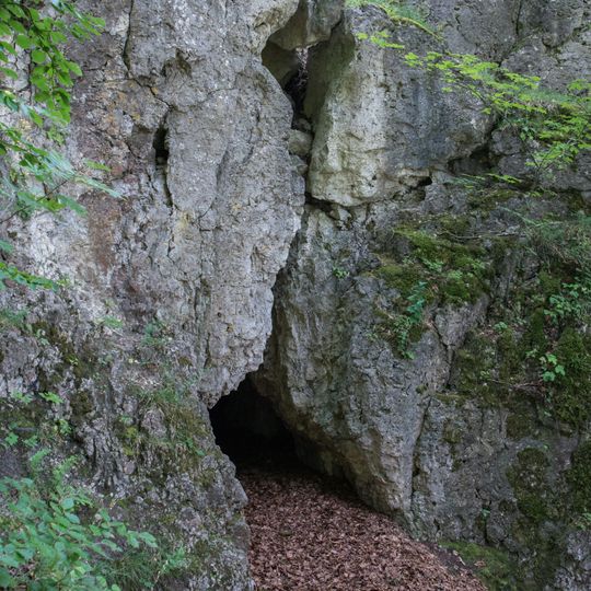 Höhlenstation in Neunkirchen am Sand