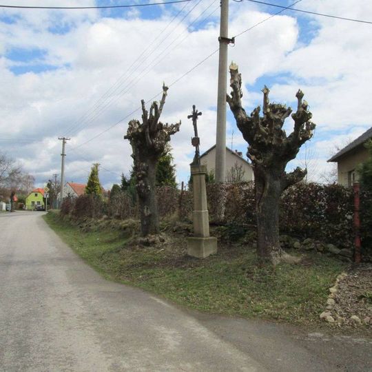 Kříž ve Lhotě pod Horami