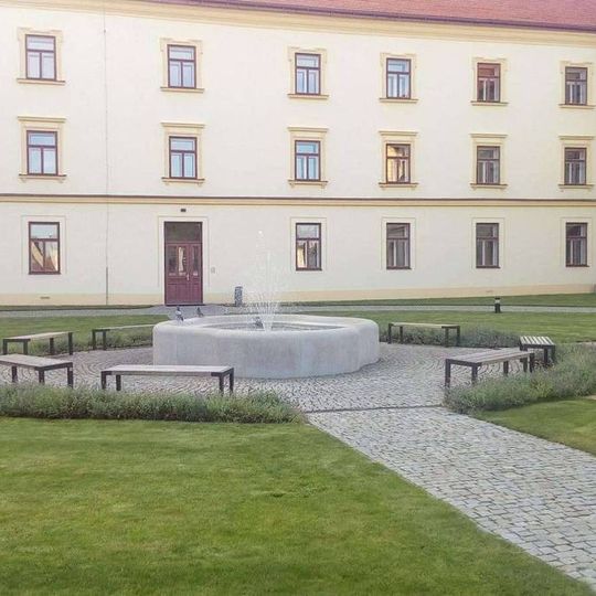 Kašna v Pacově u městskéh úřadu