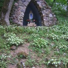 Grota Matki Boskiej z Lourdes w Głotowie