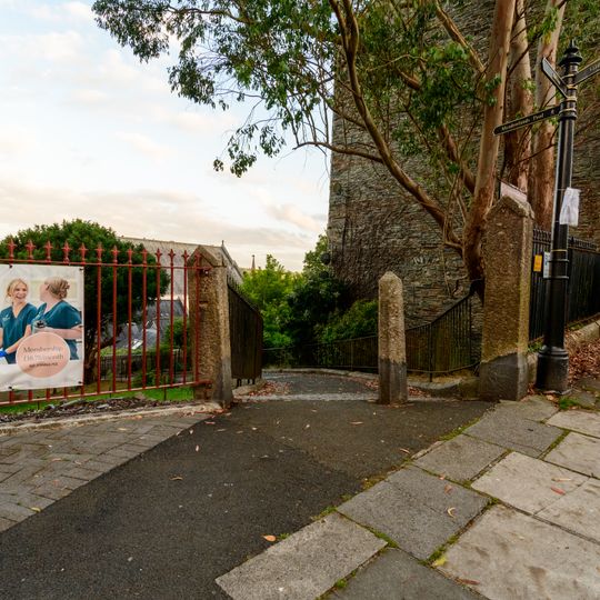 Post, Piers And Spear Railings At North West End