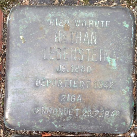 Stolperstein en memoria de Nathan Lebenstein