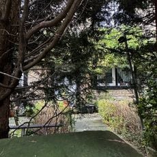 4 And 6, Pickles Lane Bd7