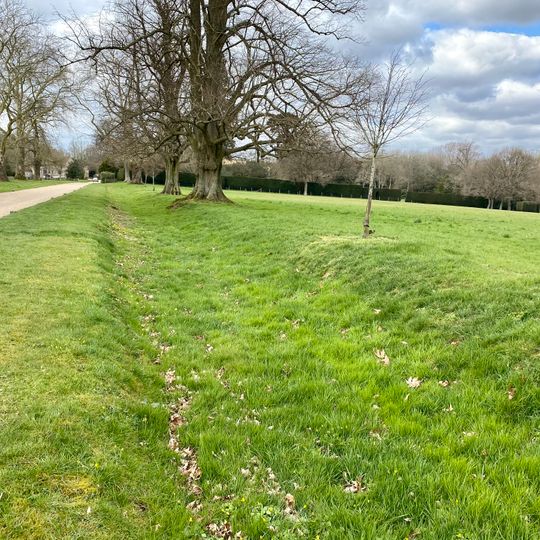 Buckinghamshire Grim's Ditch: 370m long section 330m south east of Hampden House