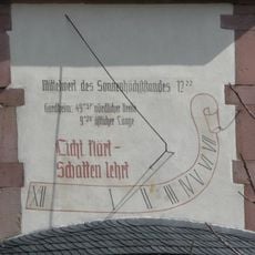Sonnenuhr am Hardheimer Schloss