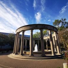 Mecom Rockwell Colonnade