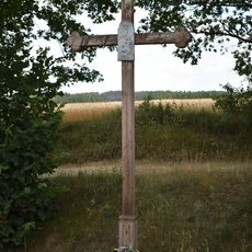 Kříž jižně od Luhova
