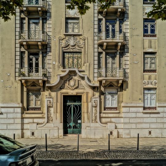 Prédio na Avenida da República, 71-73