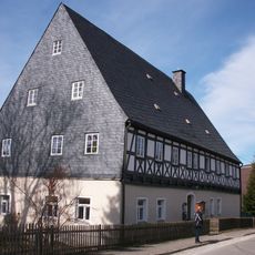 Pfarrhaus (ehemals auch Schule) Mildenauer Straße 1