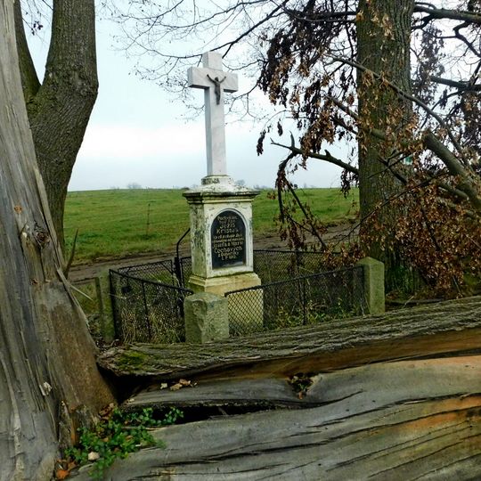 Kříž Josefa a Marie Čechových severně od Úhořilky