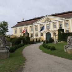 Schloss Gobelsburg - Zwei Löwenfiguren