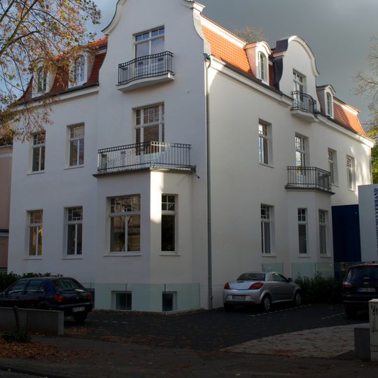Rheinallee 20