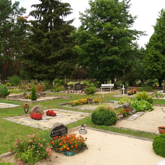 Võiste Cemetery