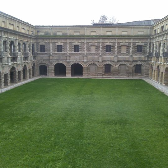 Cortile della Mostra
