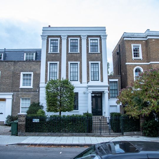 16, Groveway Sw9