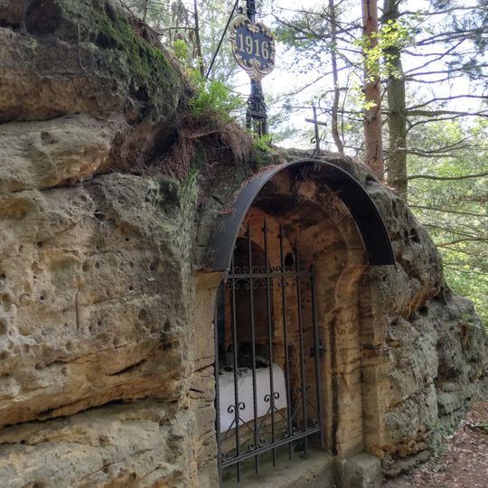 Skalní kaplička Nejsvětější Trojice