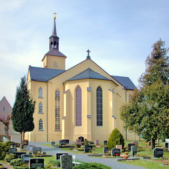 Einzeldenkmale der Sachgesamtheit Dorfkirche und Kirchhof Etzdorf: Kirche, Gedenktafel 1870/71 und Denkmal für die Gefallenen des Ersten Weltkrieges mit gärtnerischer Anlage Waldheimer Straße 16