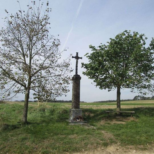 Kříž západně od Chalup