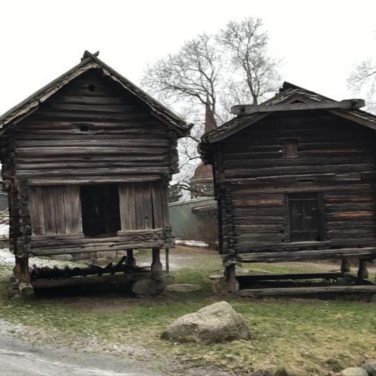 Tjärnmyrahärbret, Delsbogården, Skansen