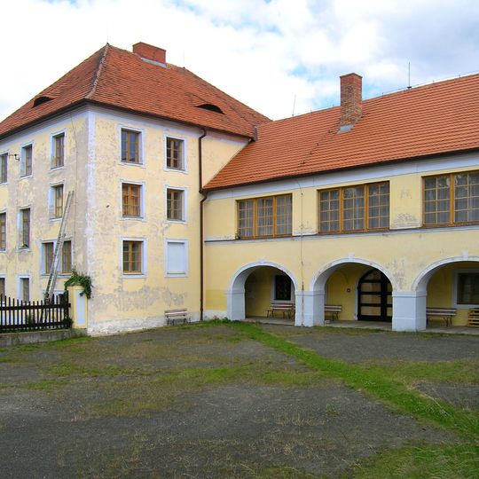 Růžkovy Lhotice Castle