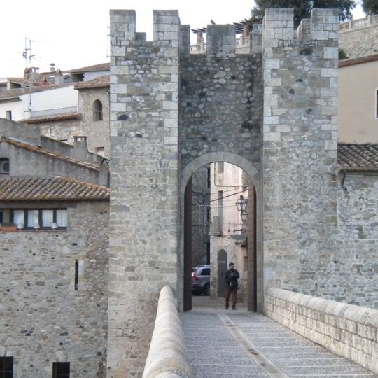 Recinto amurallado de Besalú