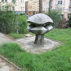 Kamenná plastika u domu Rooseveltova 5154 v Ústí nad Labem