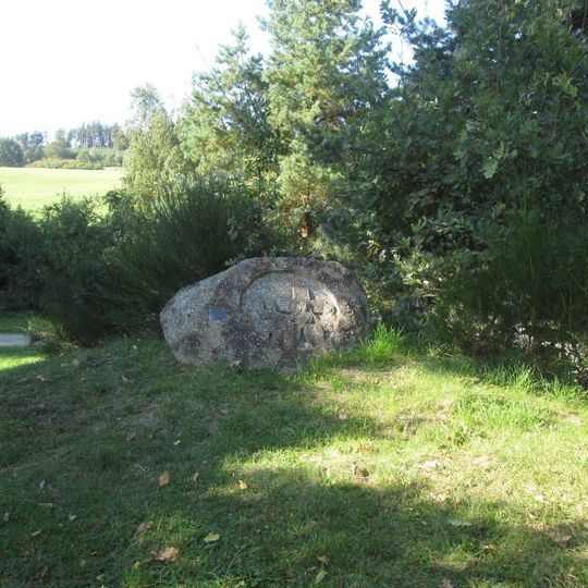 Kámen u křížové cesty u Kuníčku - 1. zastavení