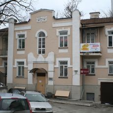 Флігель «з ромашками»