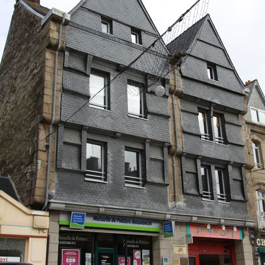 Maisons, 21, 23 place du Général-Leclerc