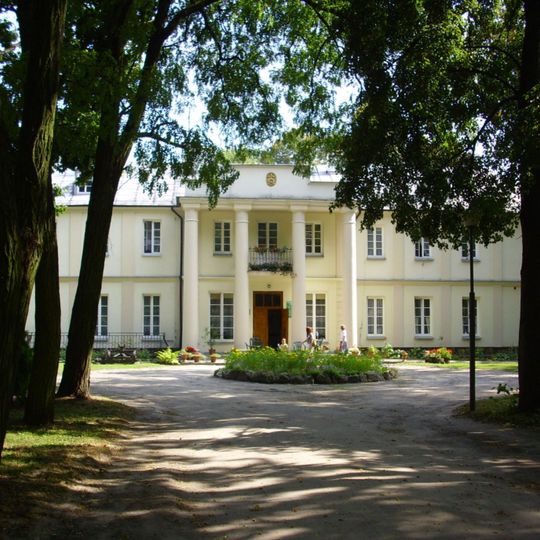 Zespół pałacowy Placencja w Kodeniu