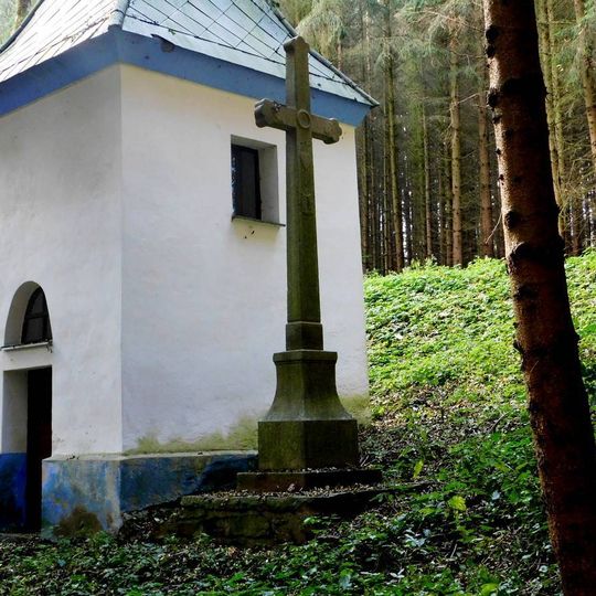 Kříž u kaple v Žibřidovicích