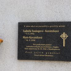 Pamětní deska Ludmily Soukupové - Kovárníkové a Marie Kovárníkové