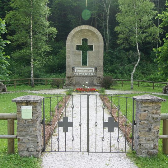 Objekt 20, Kriegerdenkmal