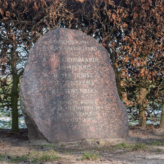 Monument aan de voormalige trambaan