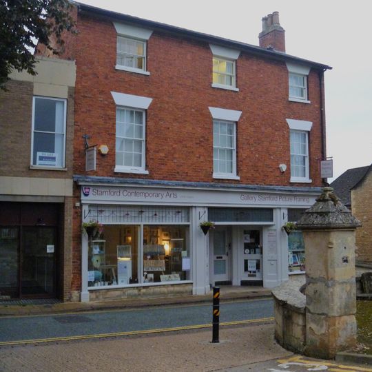 2 And 3, Maiden Lane