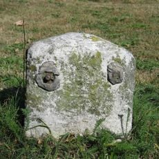 Milestone, Thornhill Park; by Abbots Leigh, Upper Northam Drive, opposite the allotments