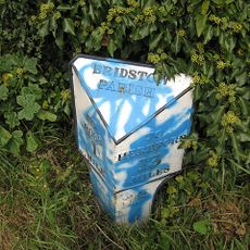 Milepost At National Grid Reference So 585244