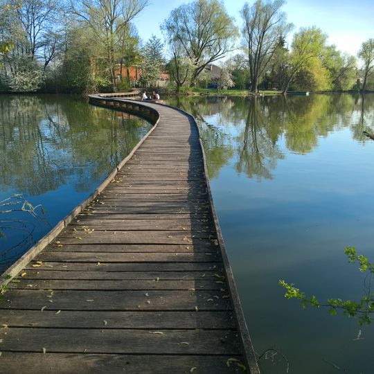 Footbridge over the Vestecký rybník