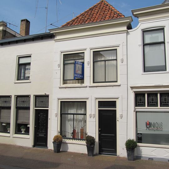 Gepleisterde lijstgevel